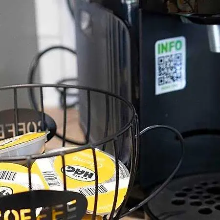 Hollicarrs - Lilypad 3* 셀비